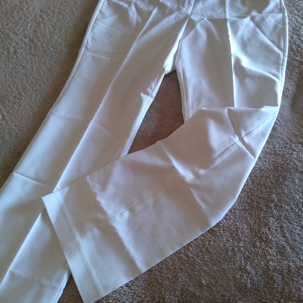 Express size 14  reg white bootcut editer pant
